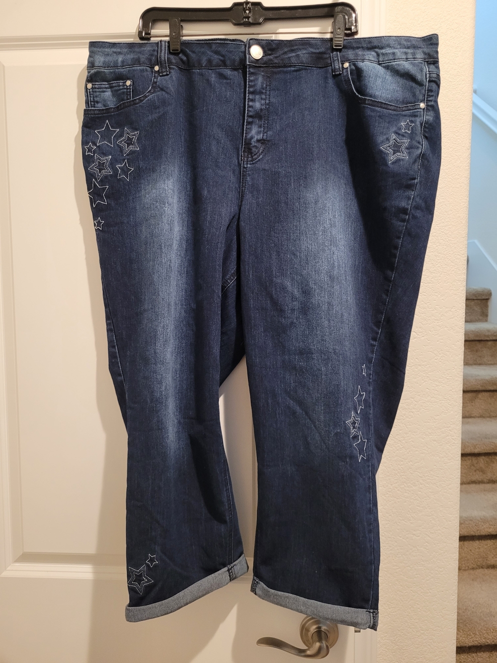 Avenue Star-Embroidered Denim Capris 24w NWT
